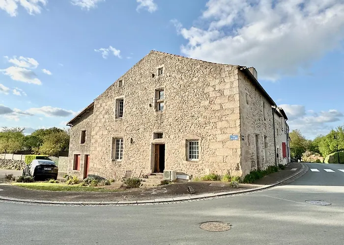 Manoir Medieval Art Deco - Logis Des 3 Artistes