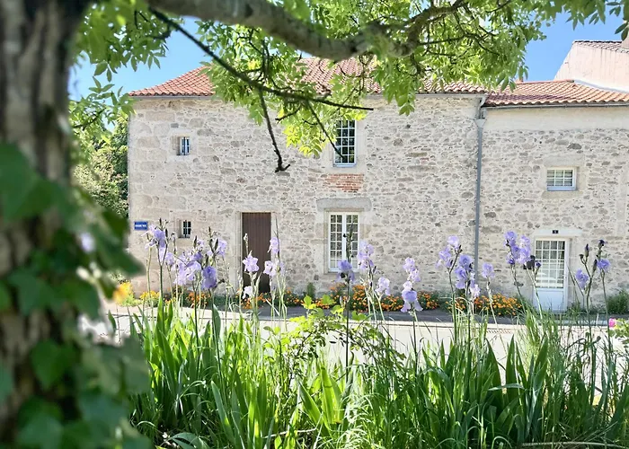 Manoir Medieval Art Deco - Logis Des 3 Artistes