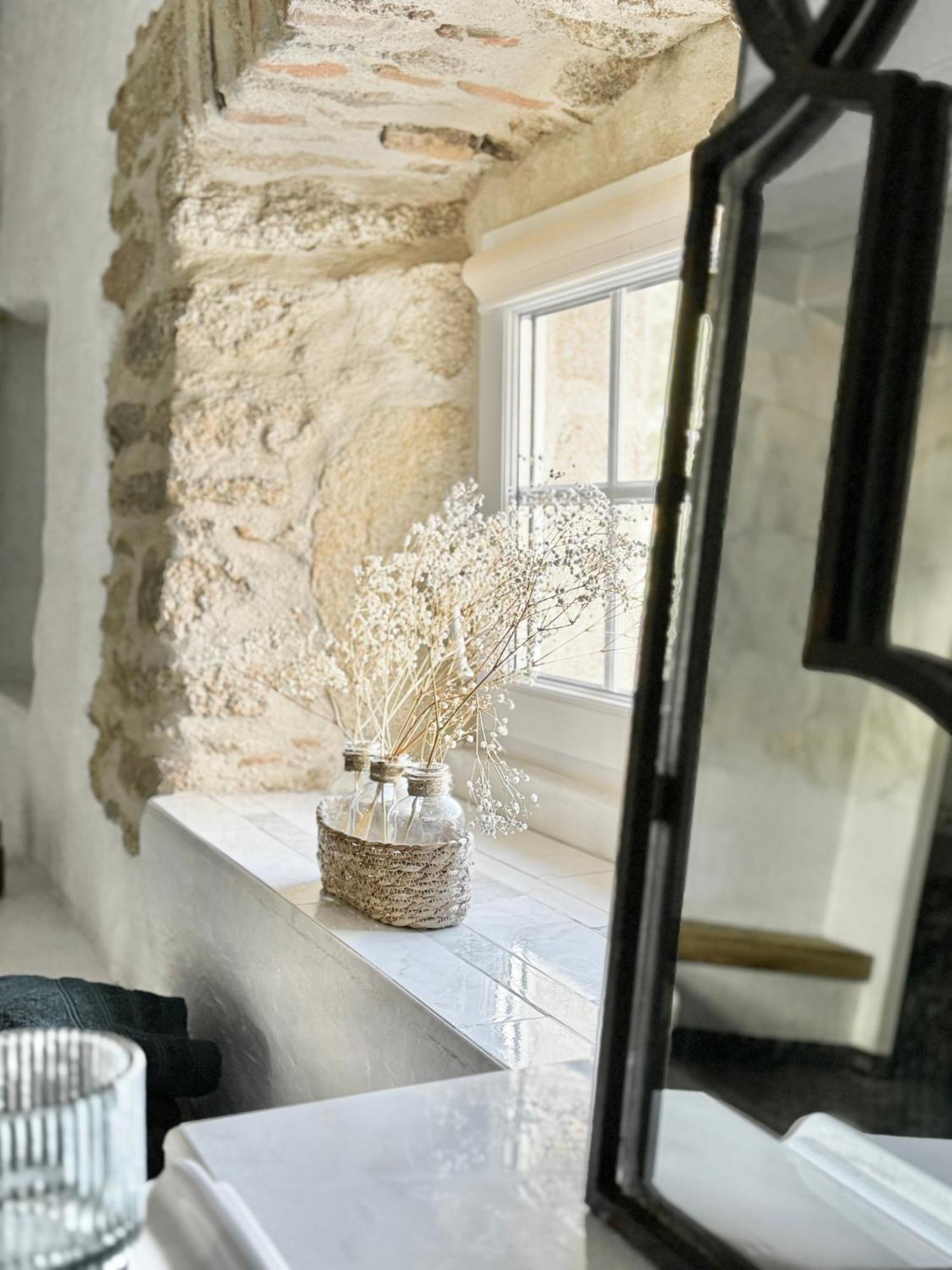 Manoir Medieval Art Deco - Logis Des 3 Artistes Holiday home Sevremont
