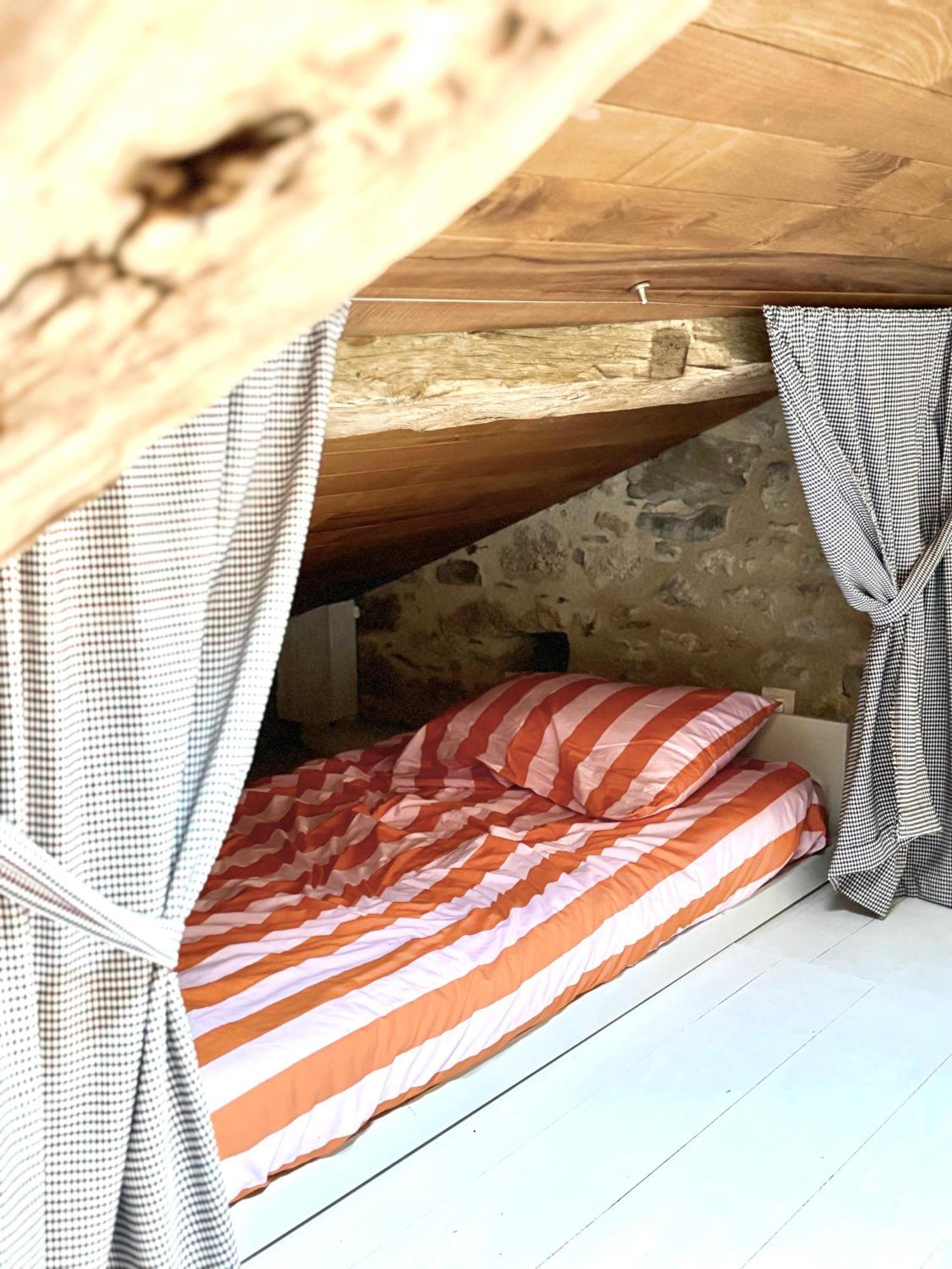 Manoir Medieval Art Deco - Logis Des 3 Artistes Holiday home