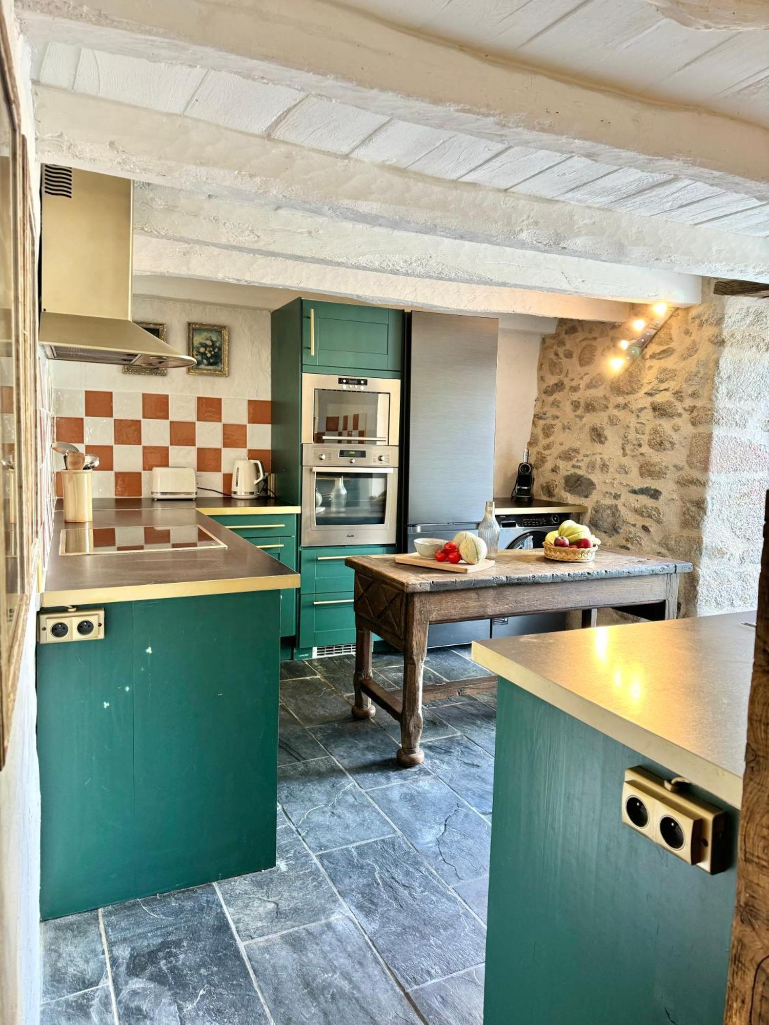 Manoir Medieval Art Deco - Logis Des 3 Artistes Holiday home