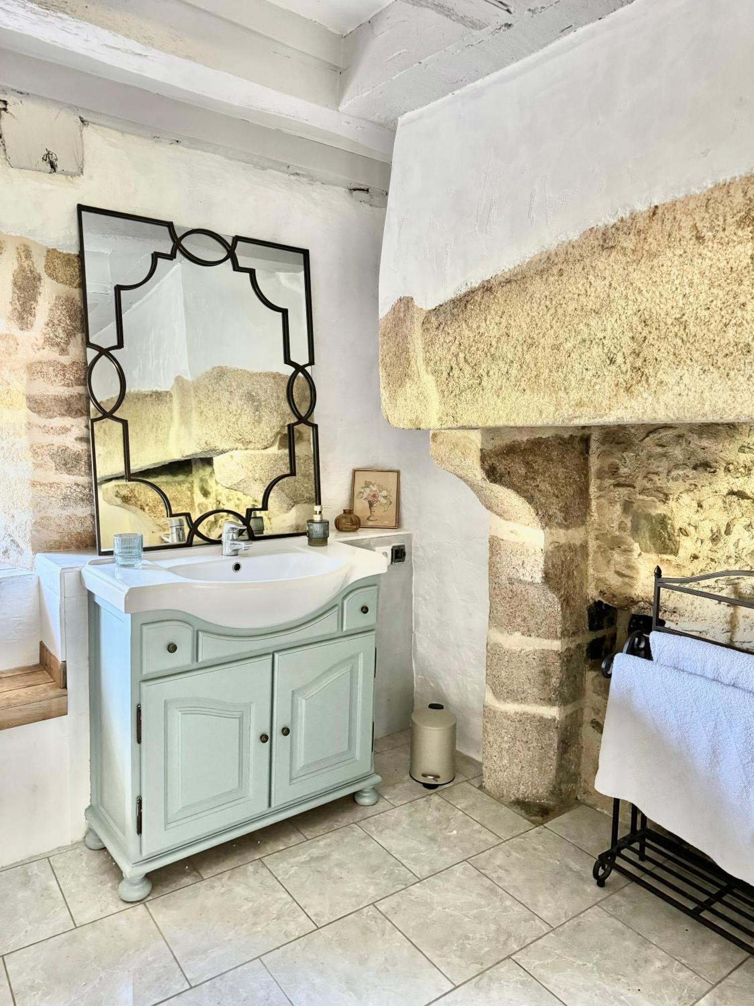 Holiday home Manoir Medieval Art Deco - Logis Des 3 Artistes Sevremont