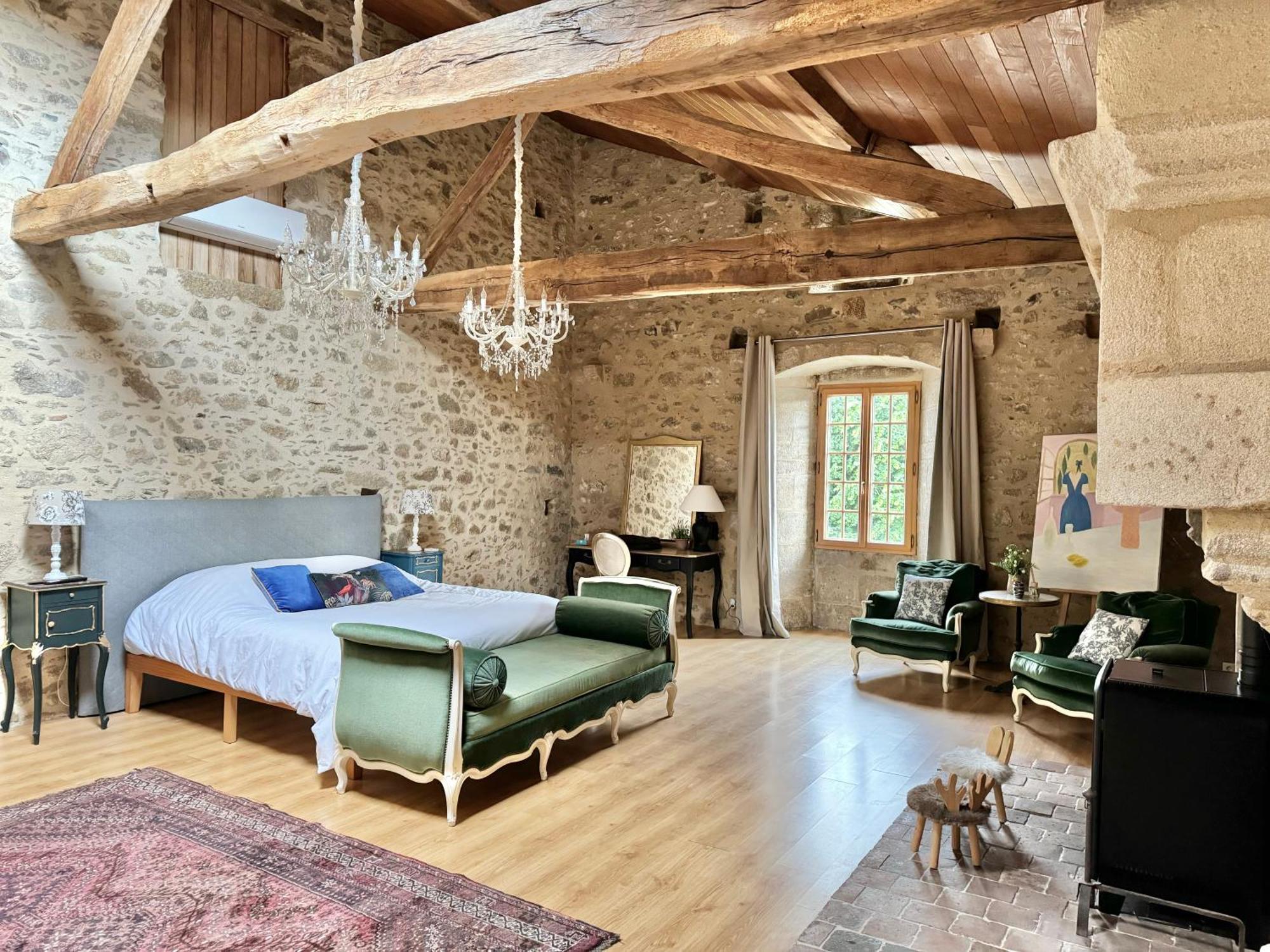 Manoir Medieval Art Deco - Logis Des 3 Artistes