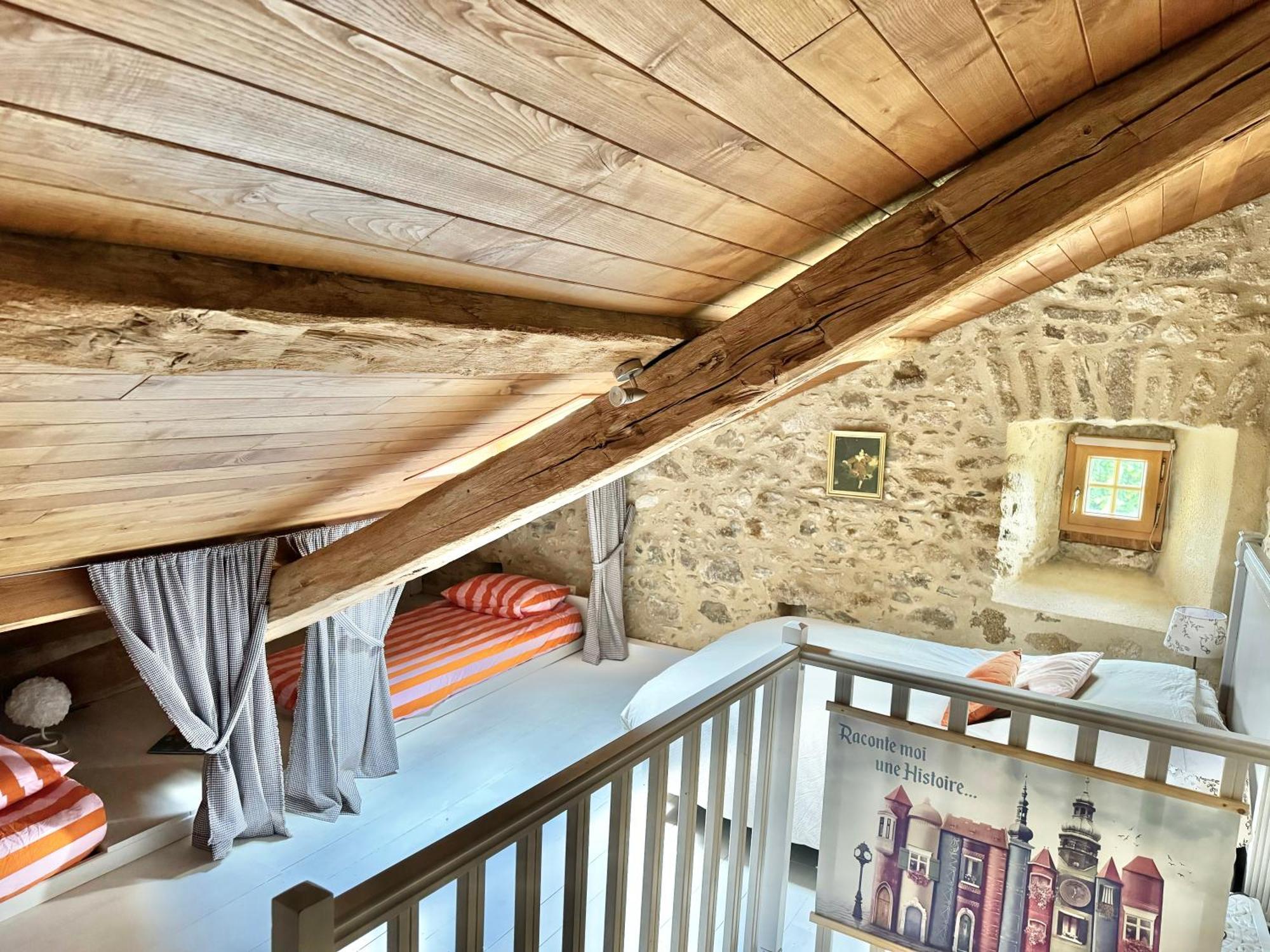 Manoir Medieval Art Deco - Logis Des 3 Artistes Holiday home