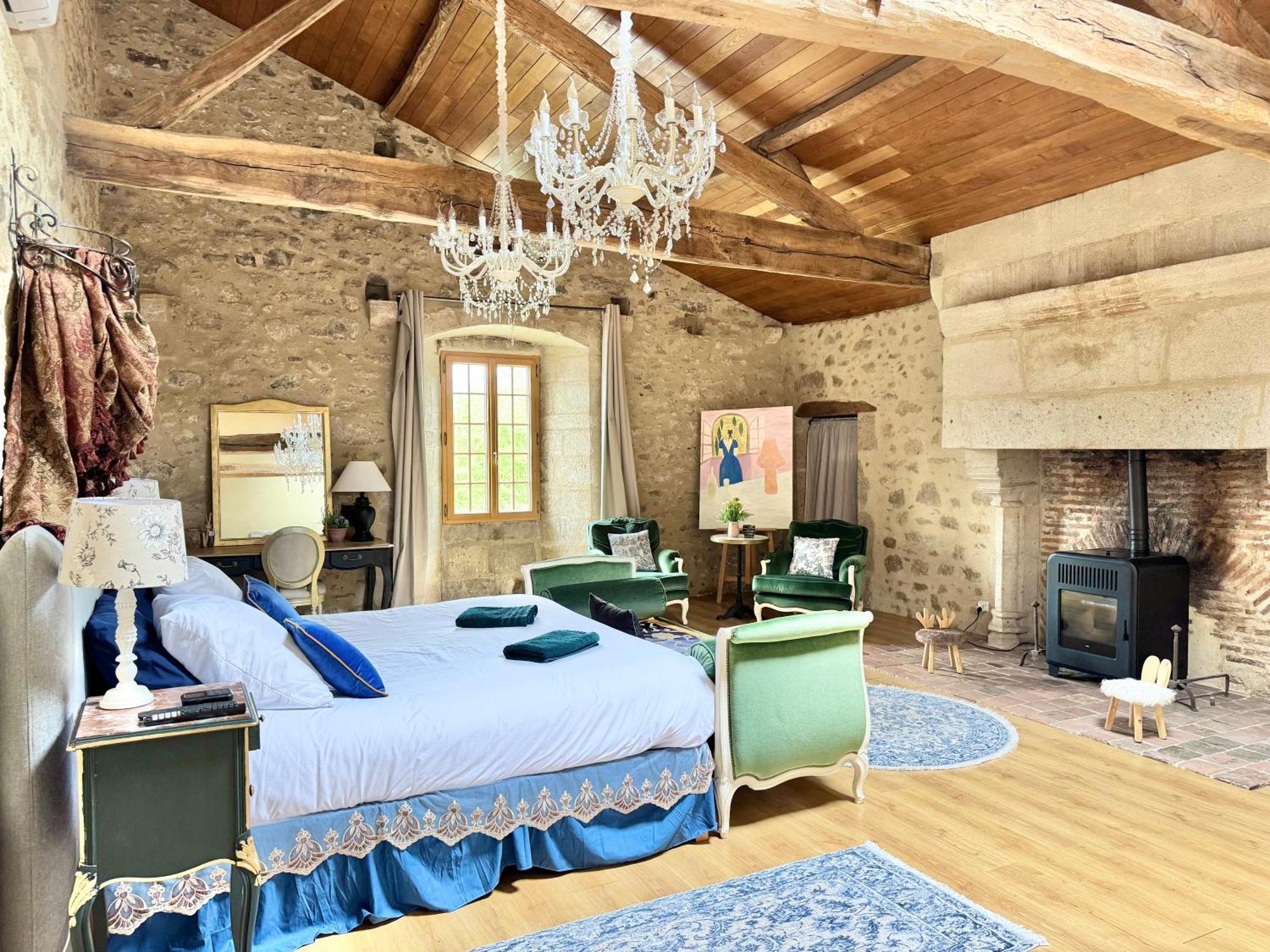 Manoir Medieval Art Deco - Logis Des 3 Artistes Vakantiehuis