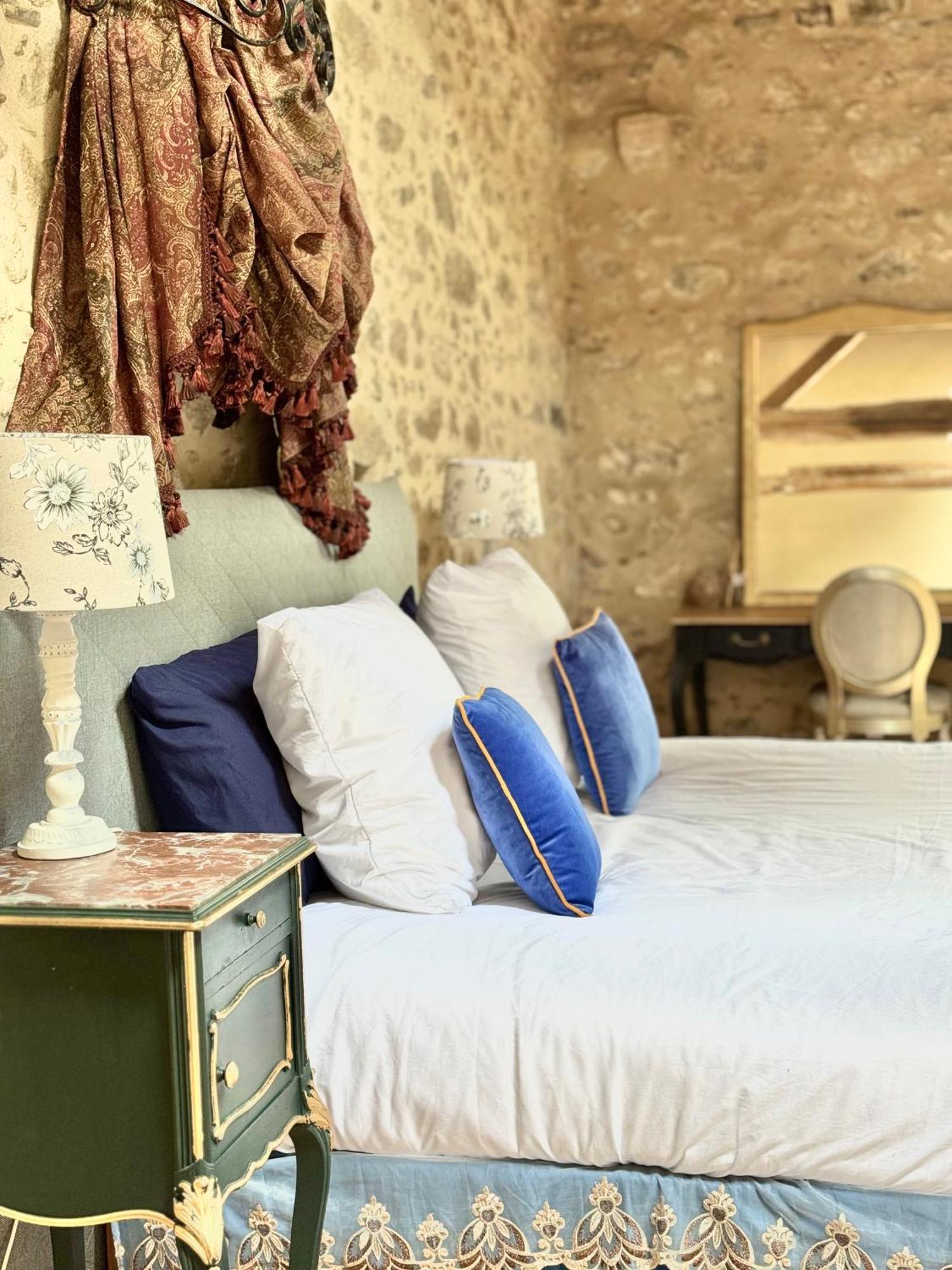 Manoir Medieval Art Deco - Logis Des 3 Artistes * Sevremont